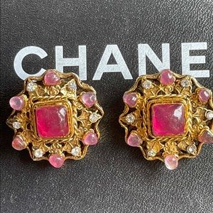 Chanel vintage pink gripoix clip on earrings